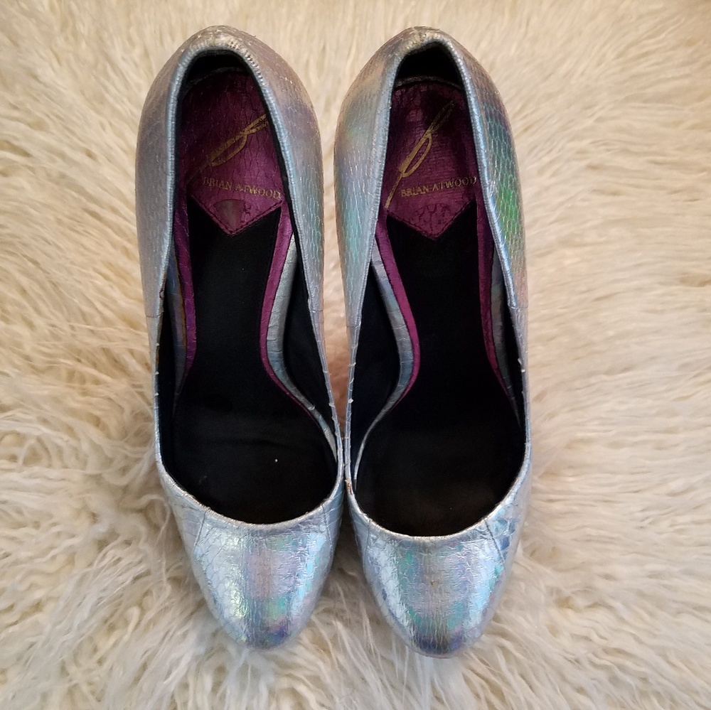 Brian atwood leather pump s 6.5